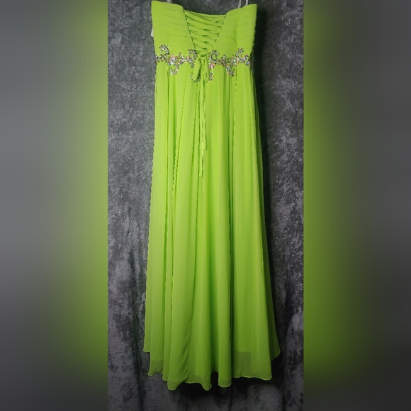 Envious Couture Prom Dress - Picture 5 of 12